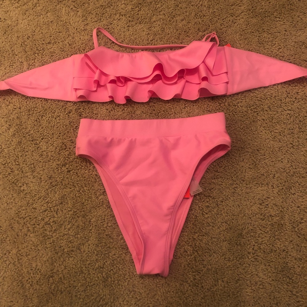 NWT ruffle high waisted bikini set 💕